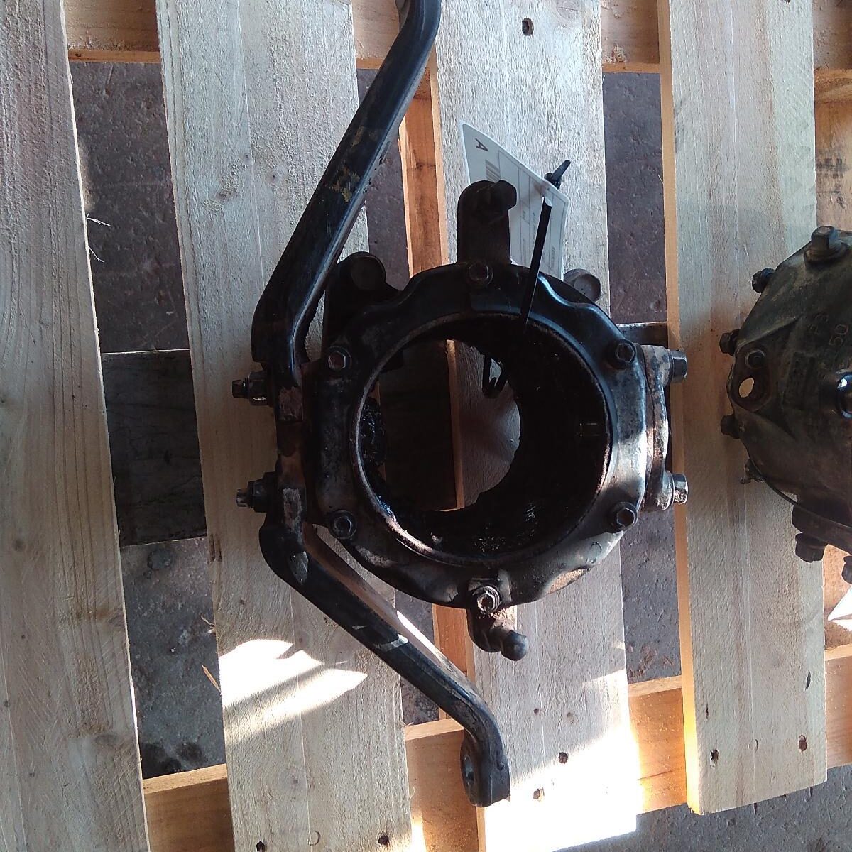 2018 TOYOTA LANDCRUISER Swivel Hub