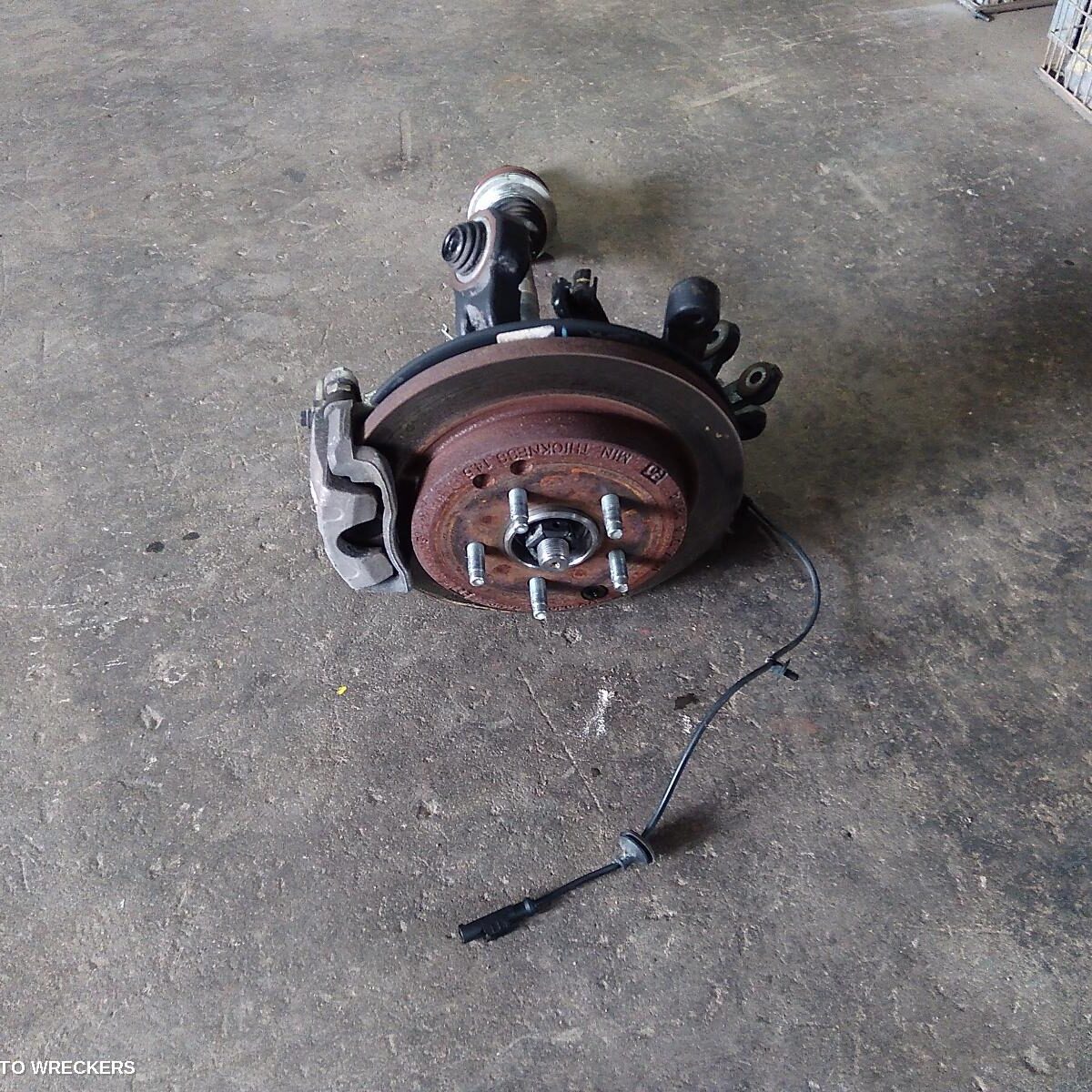 2010 FORD FALCON Left Rear Hub Assembly