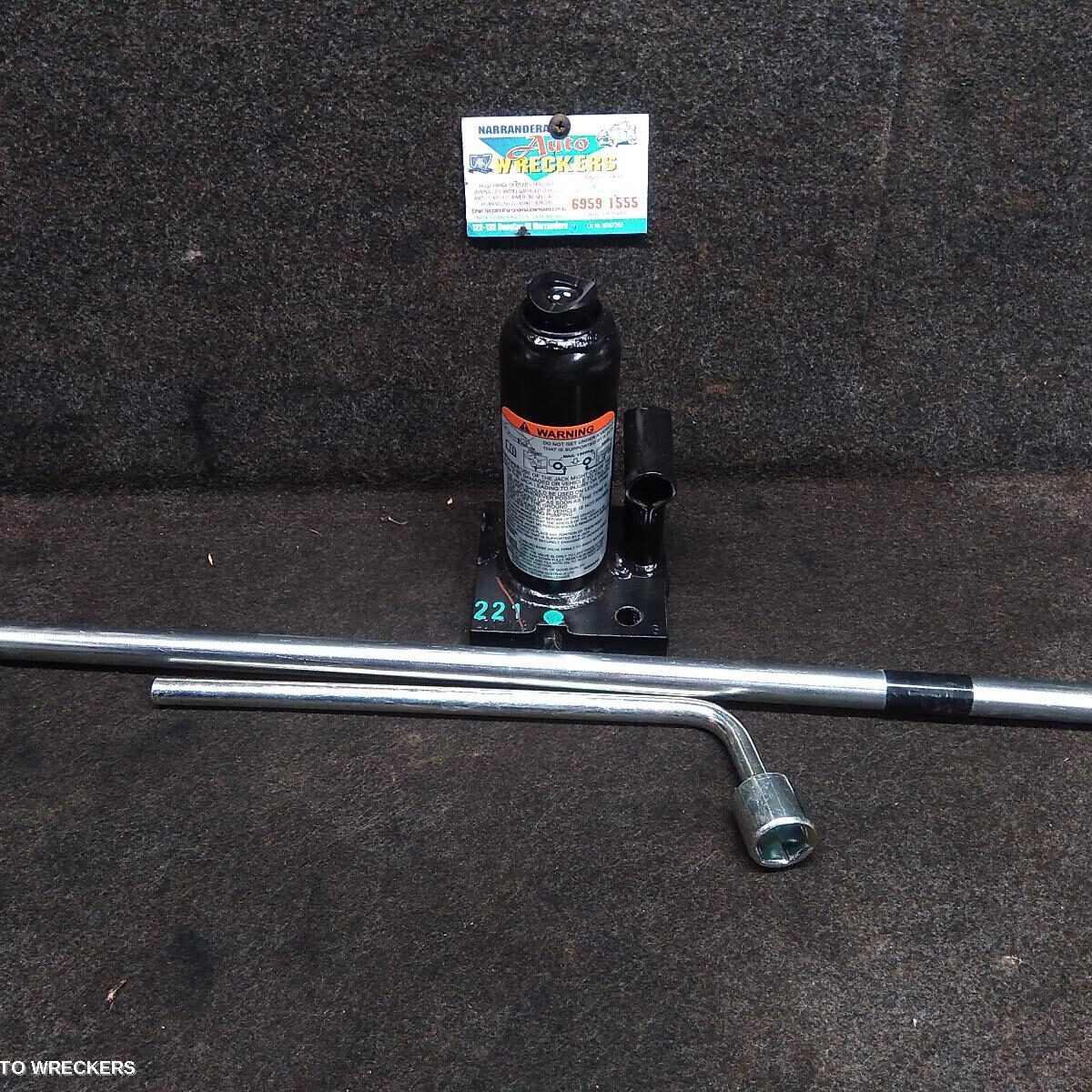 2018 MITSUBISHI TRITON Jack/Tool Kit