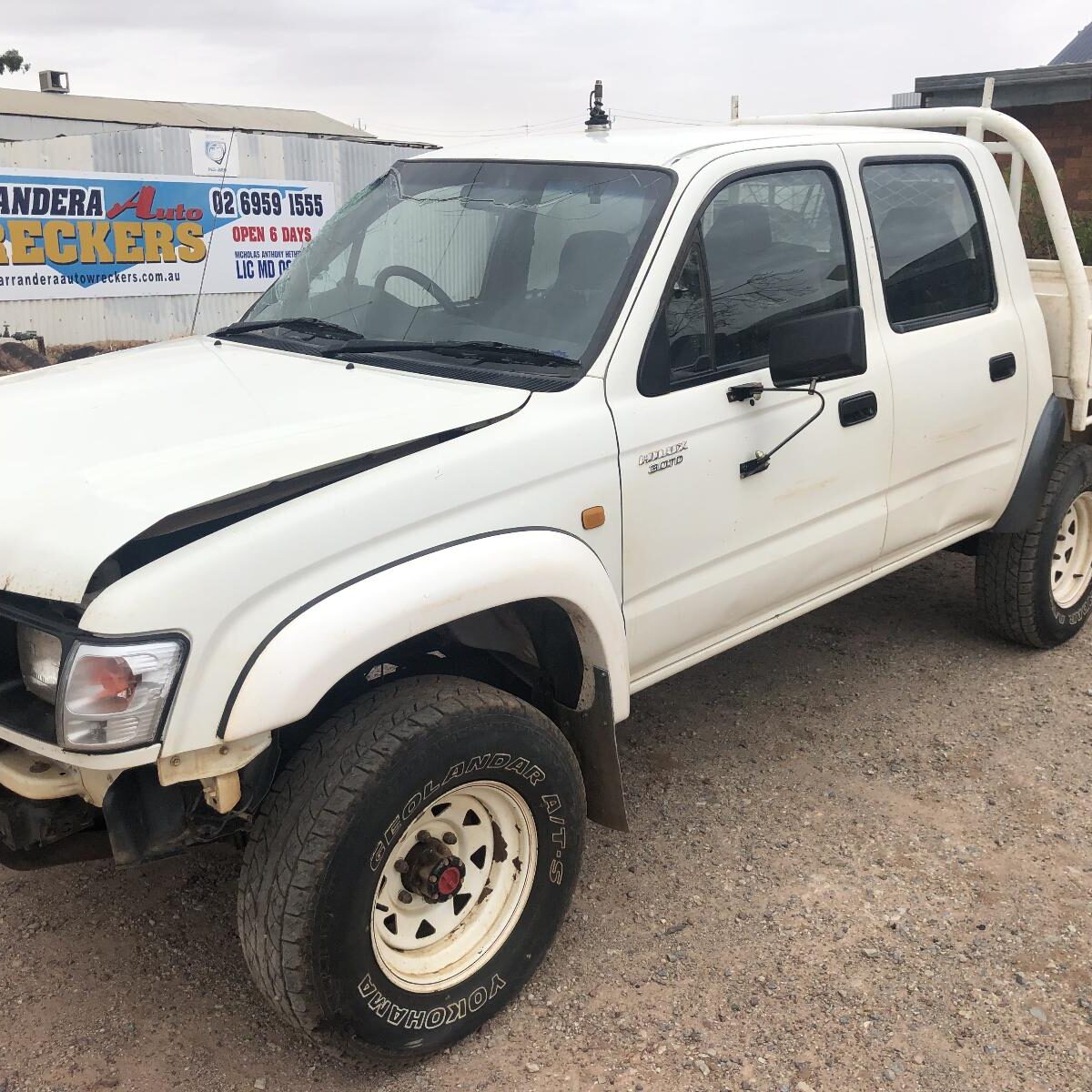 2002 TOYOTA HILUX TOWBAR