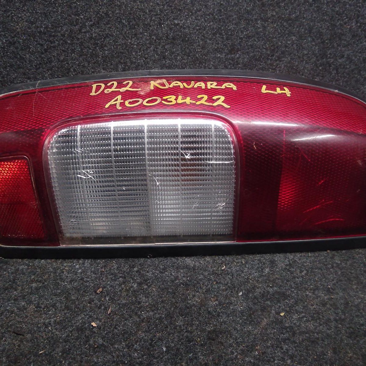 2005 NISSAN NAVARA LEFT TAILLIGHT