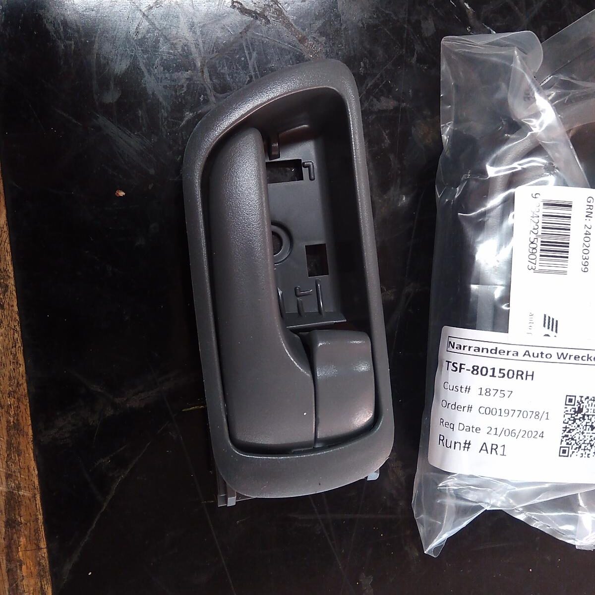 2004 TOYOTA CAMRY DOOR HANDLE