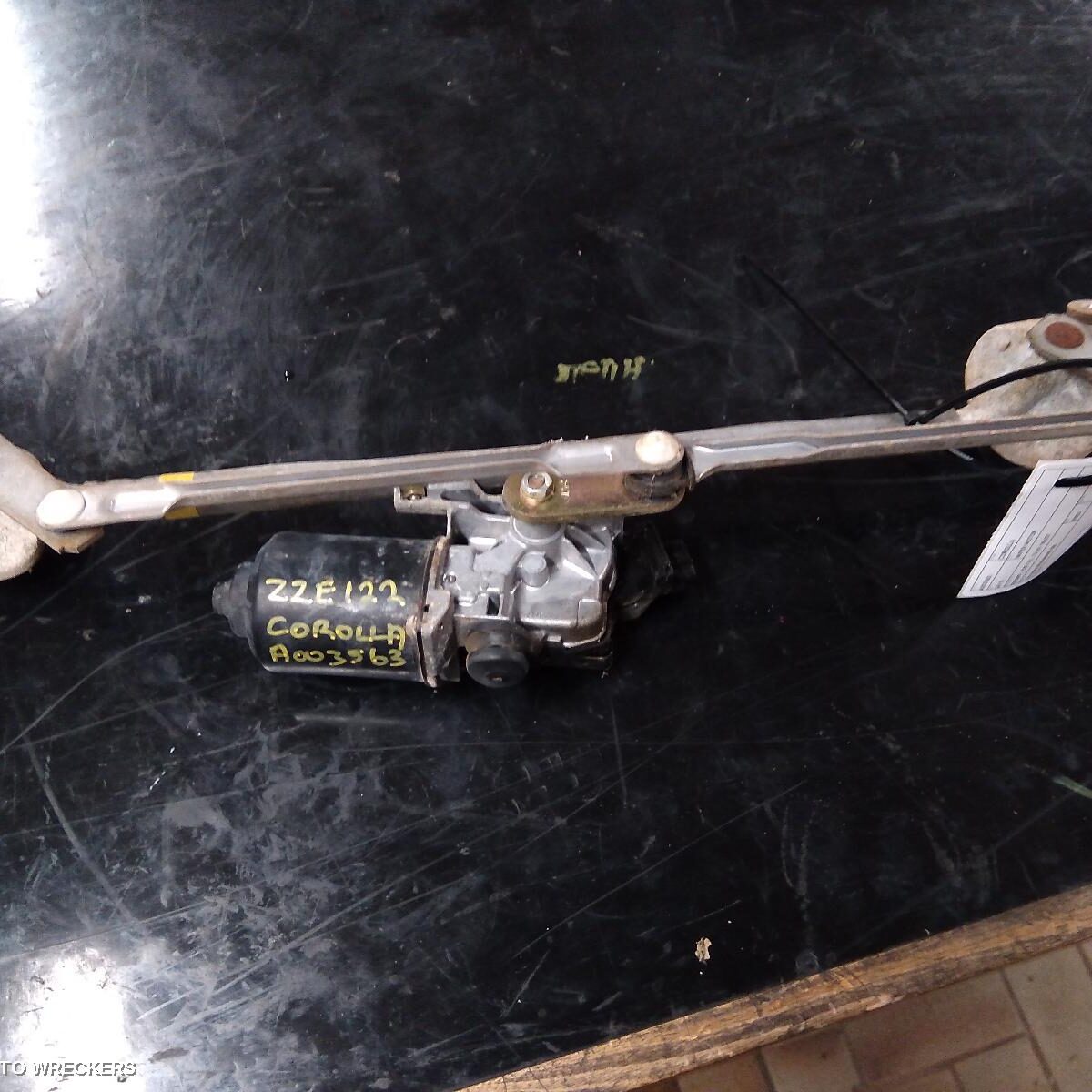 2002 TOYOTA COROLLA Wiper Motor