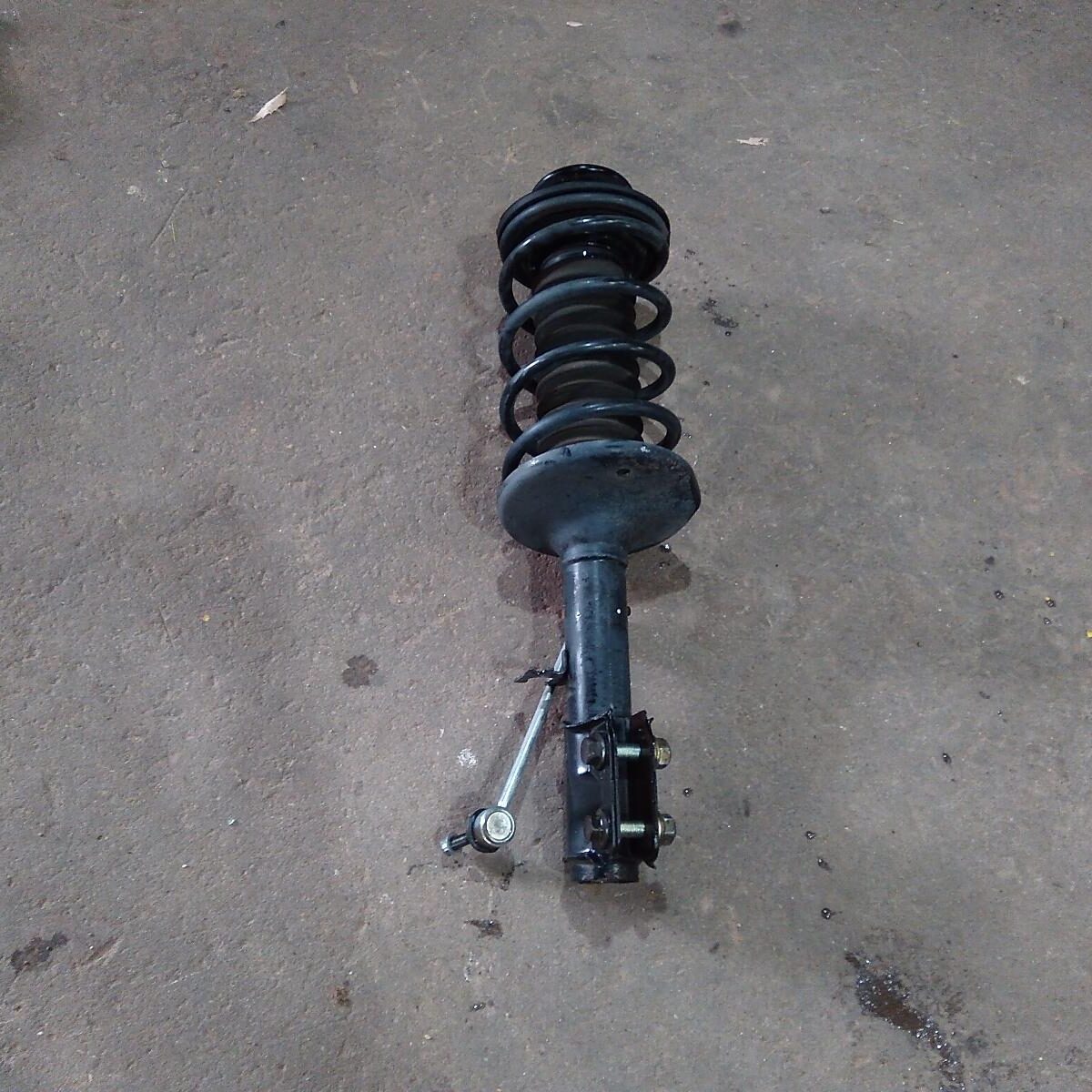 2005 HOLDEN COMMODORE LEFT FRONT STRUT