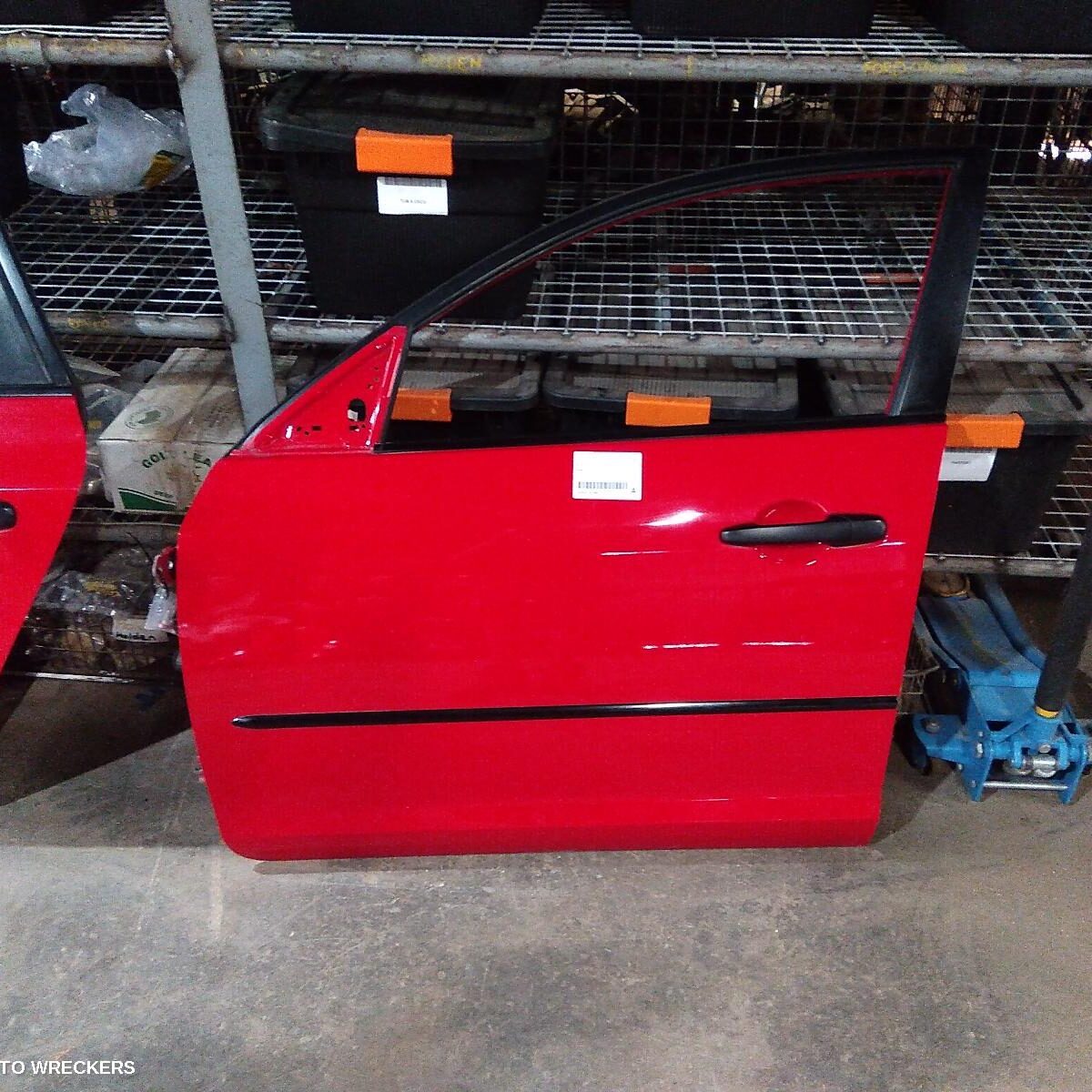 2008 MAZDA 3 Left Front Door