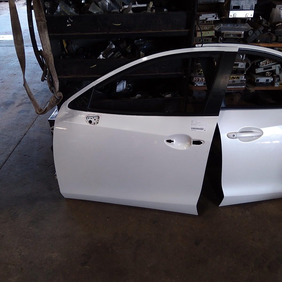 2016 MAZDA 2 Left Front Door