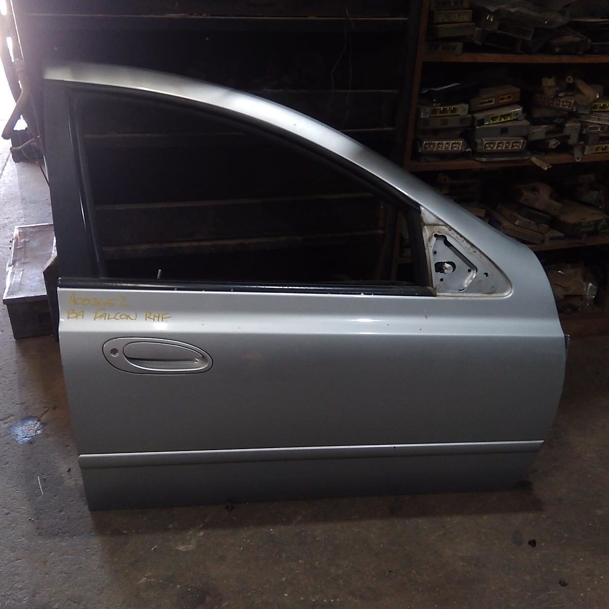 2003 FORD FALCON RIGHT FRONT DOOR