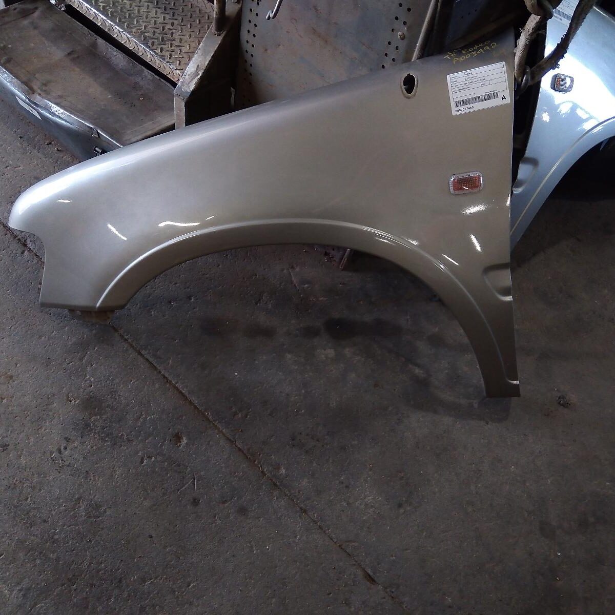 2002 HOLDEN RODEO LEFT GUARD