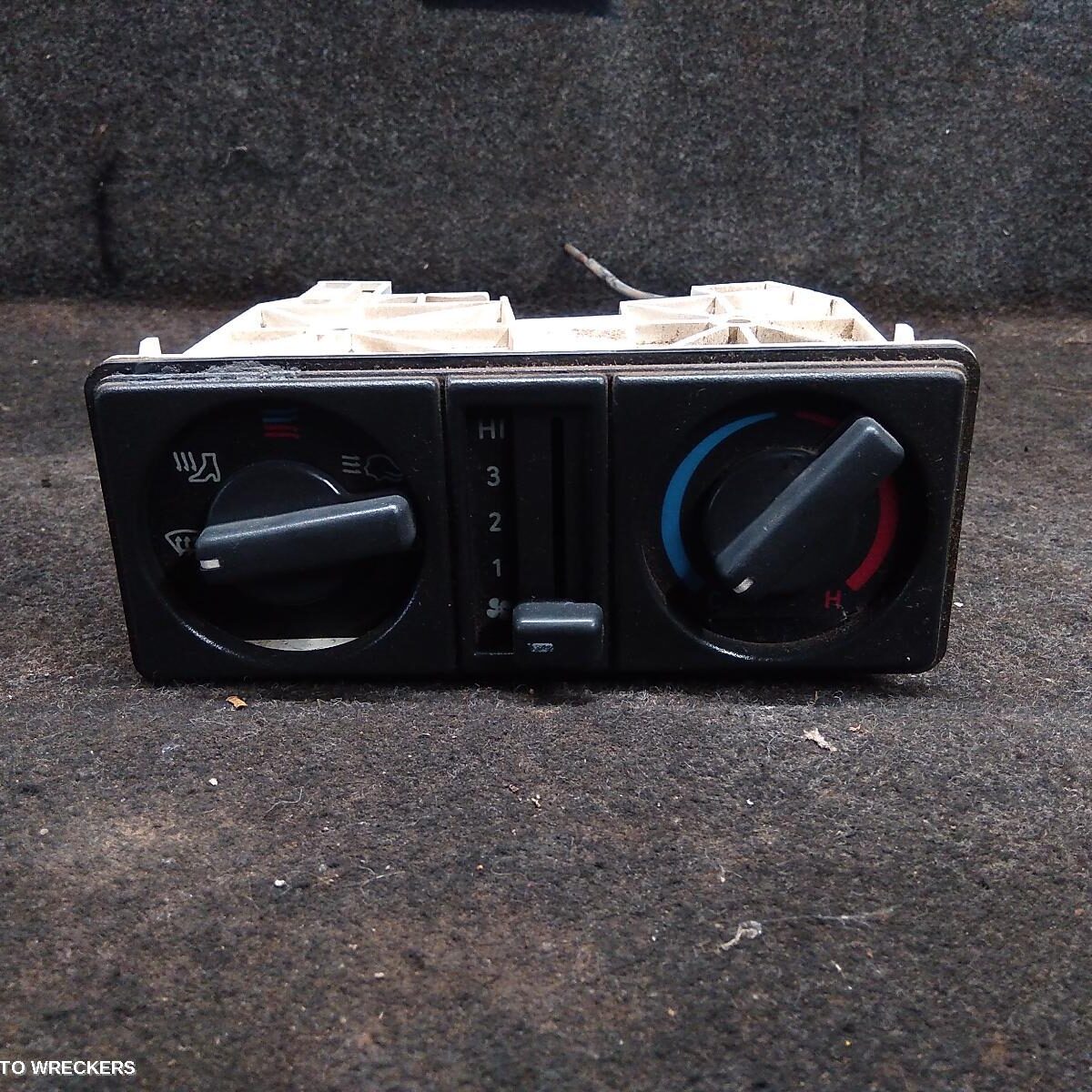 2000 HOLDEN COMMODORE Heater/Ac Controls