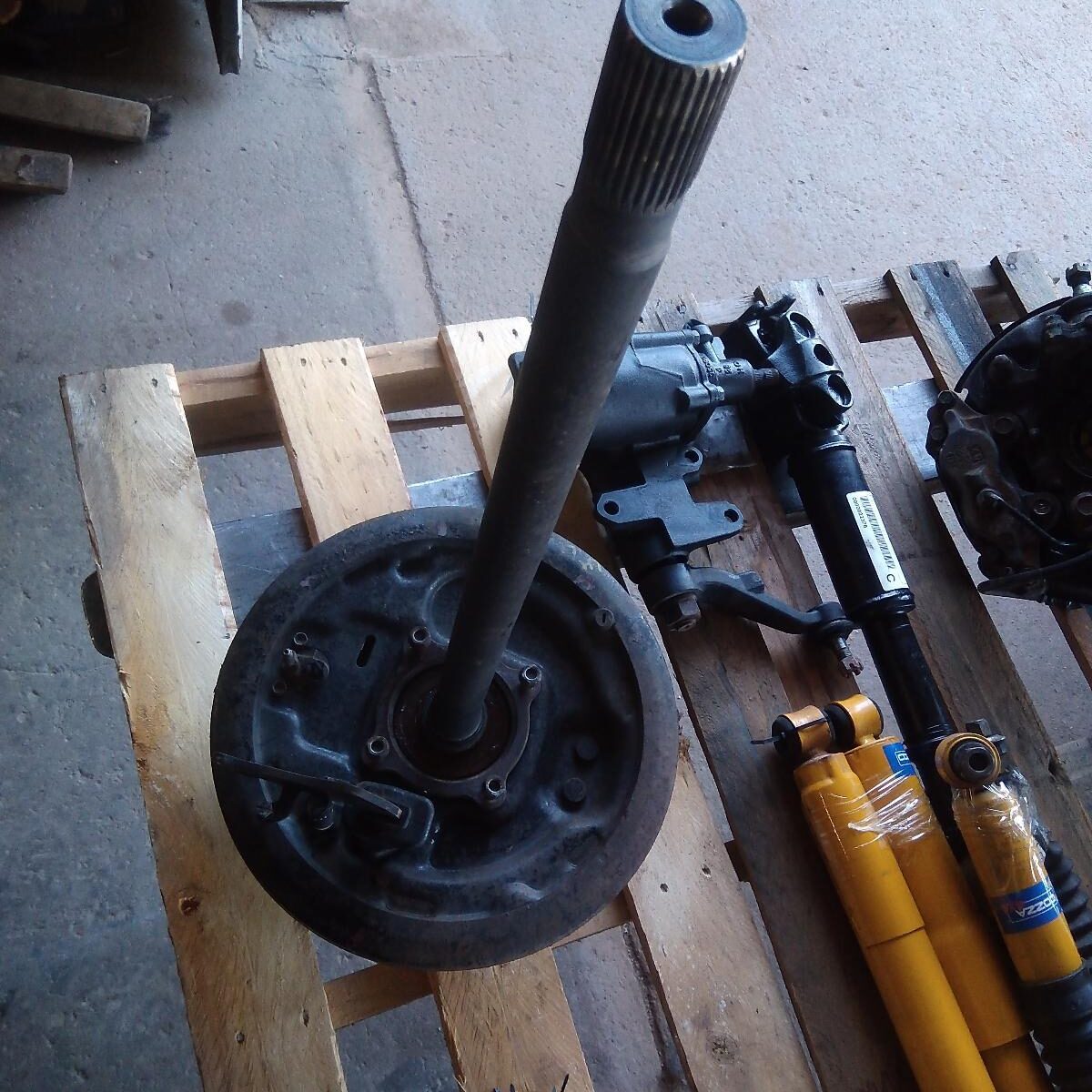 2004 TOYOTA HILUX Axle