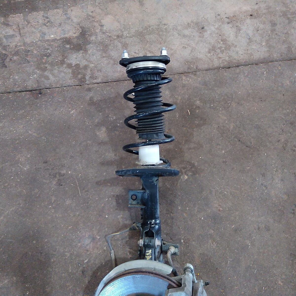 2016 MAZDA 2 RIGHT FRONT STRUT