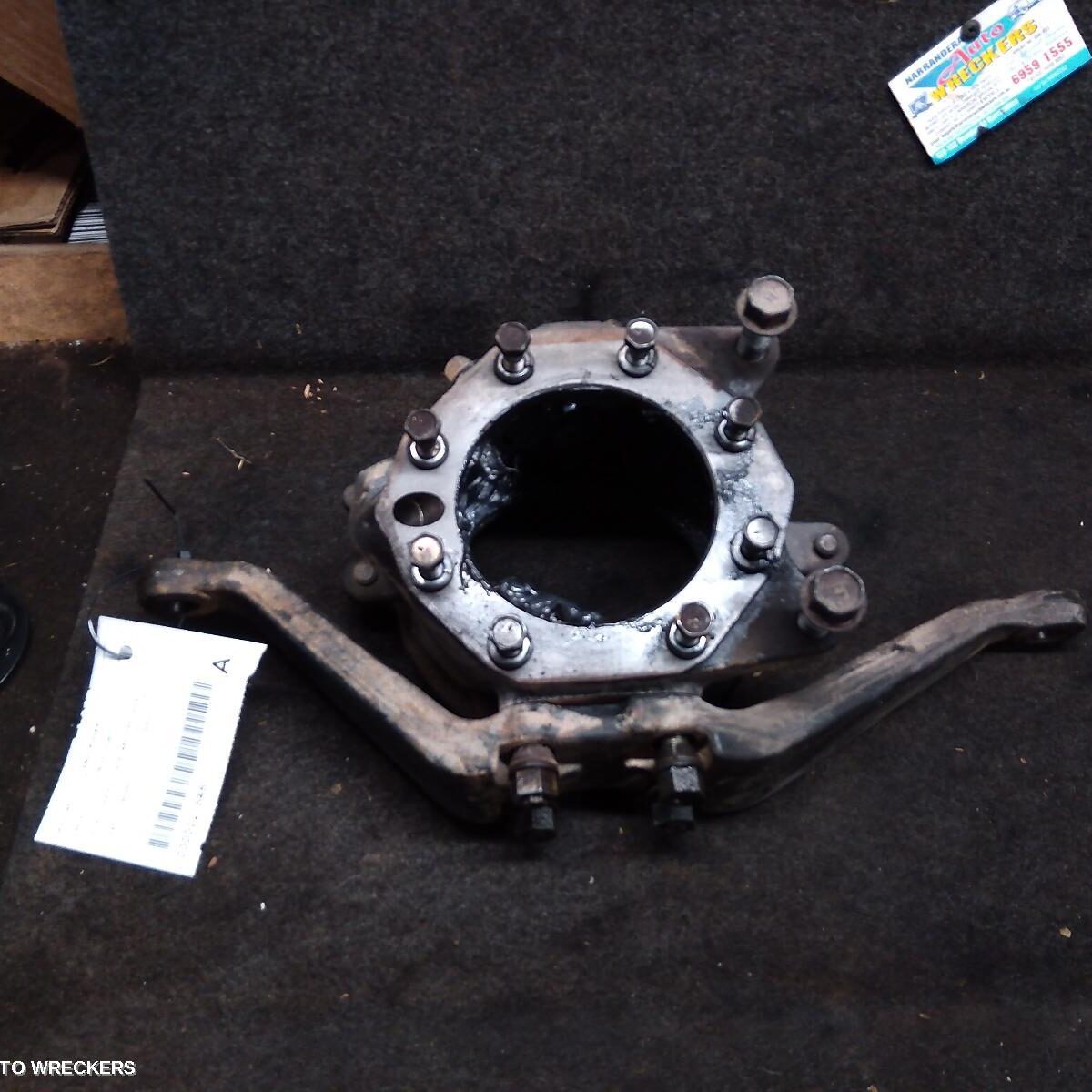 2023 TOYOTA LANDCRUISER Swivel Hub