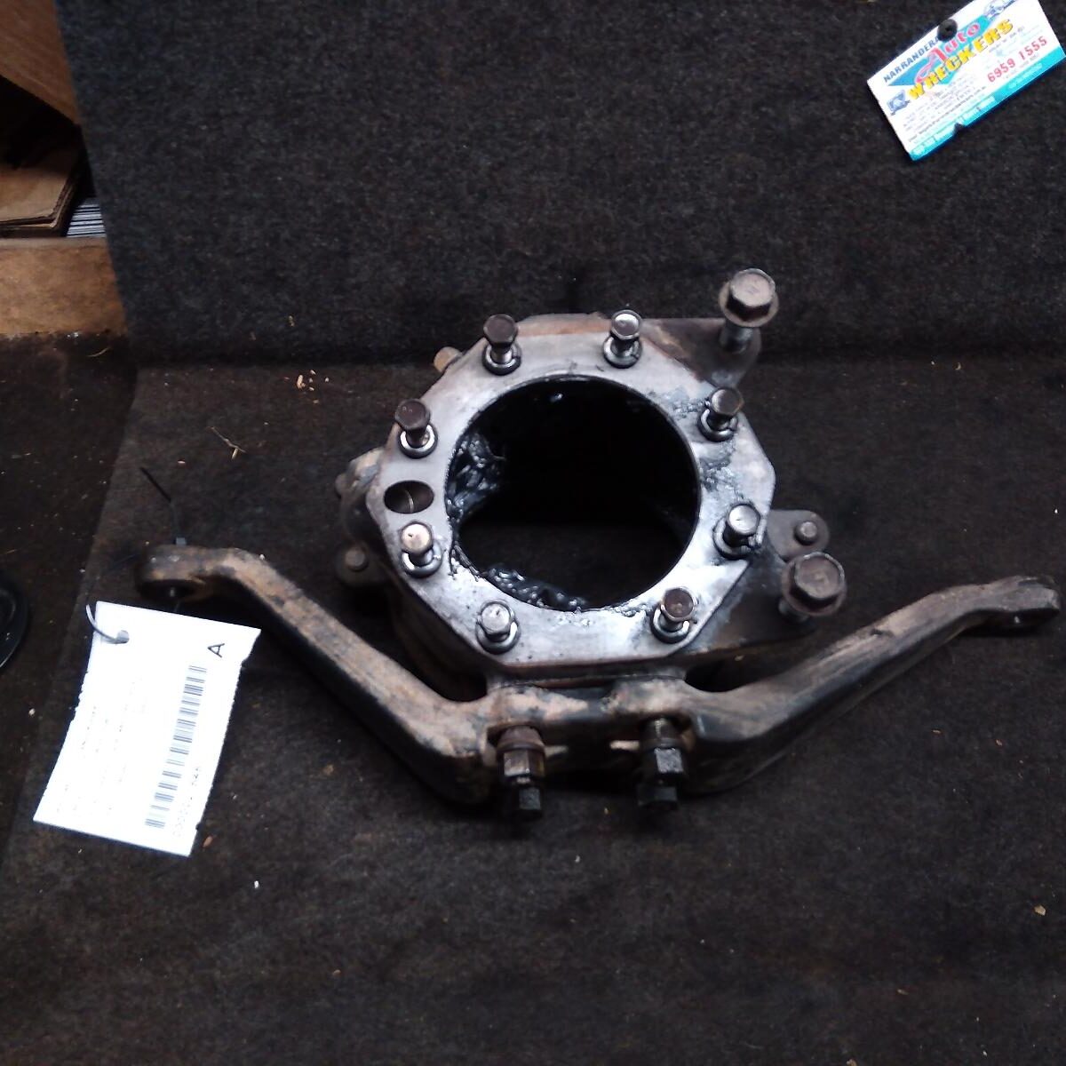 2023 TOYOTA LANDCRUISER Swivel Hub