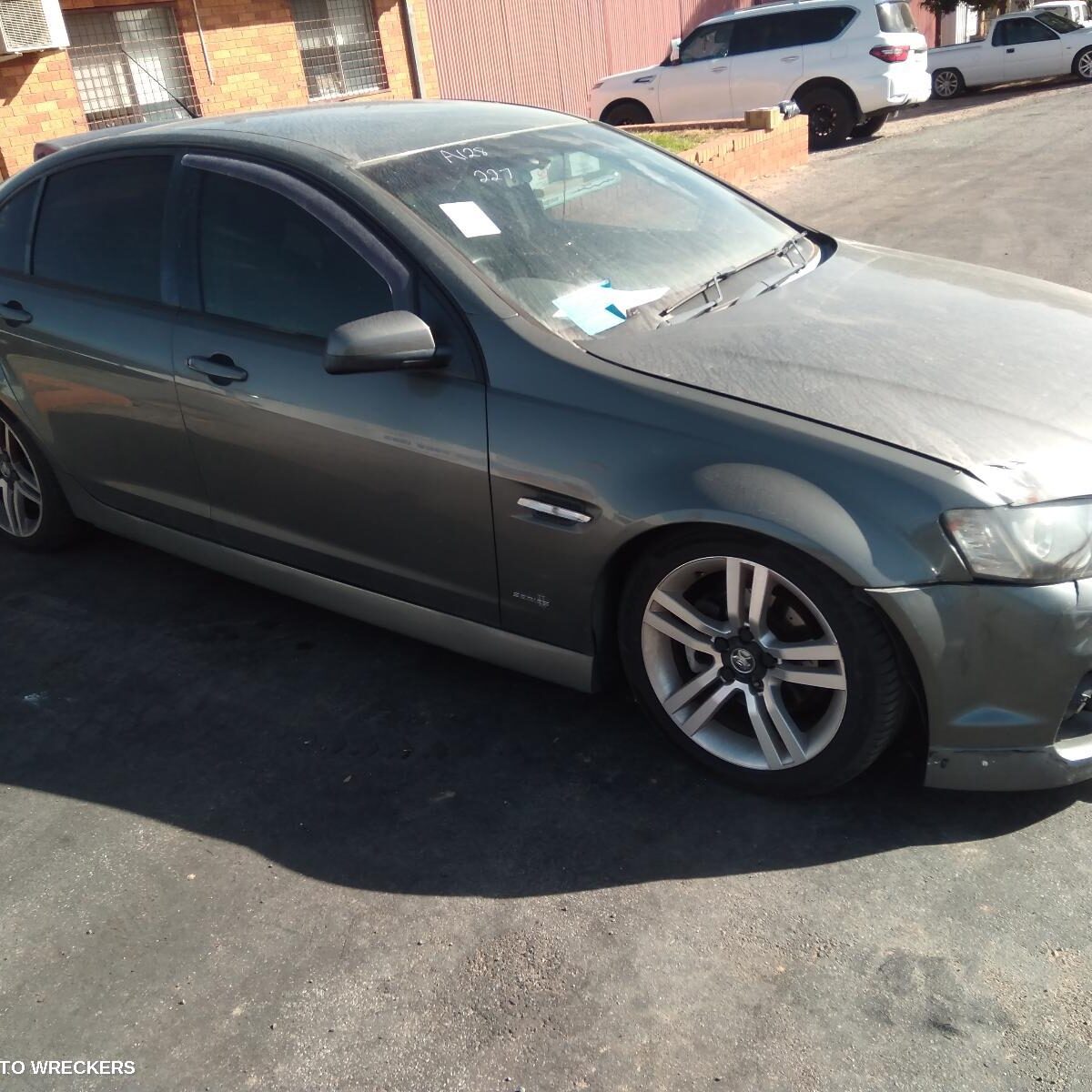 2011 HOLDEN COMMODORE Left Door Mirror
