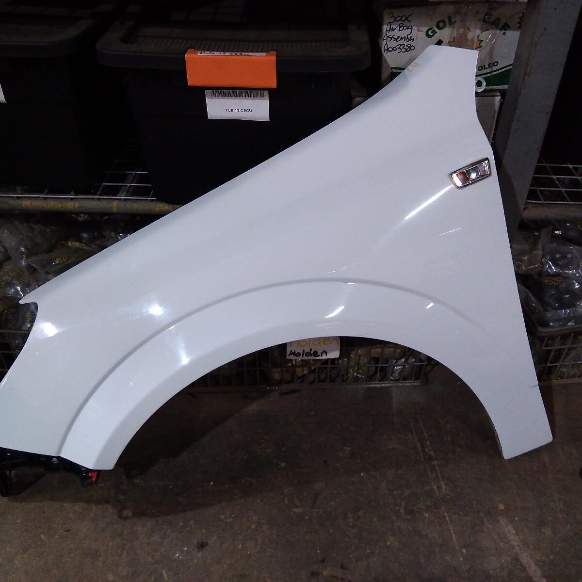 2006 HOLDEN ASTRA LEFT GUARD