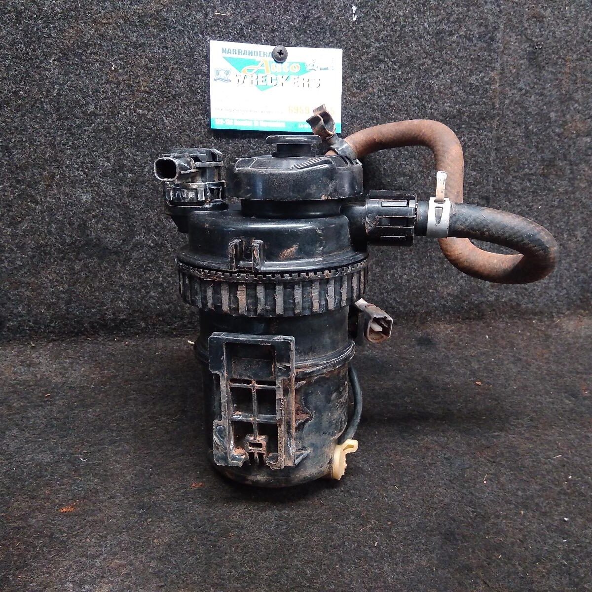 2013 TOYOTA HILUX FUEL FILTER HOUSING