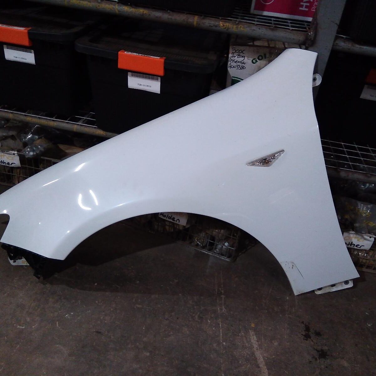 2010 FORD FALCON Left Guard
