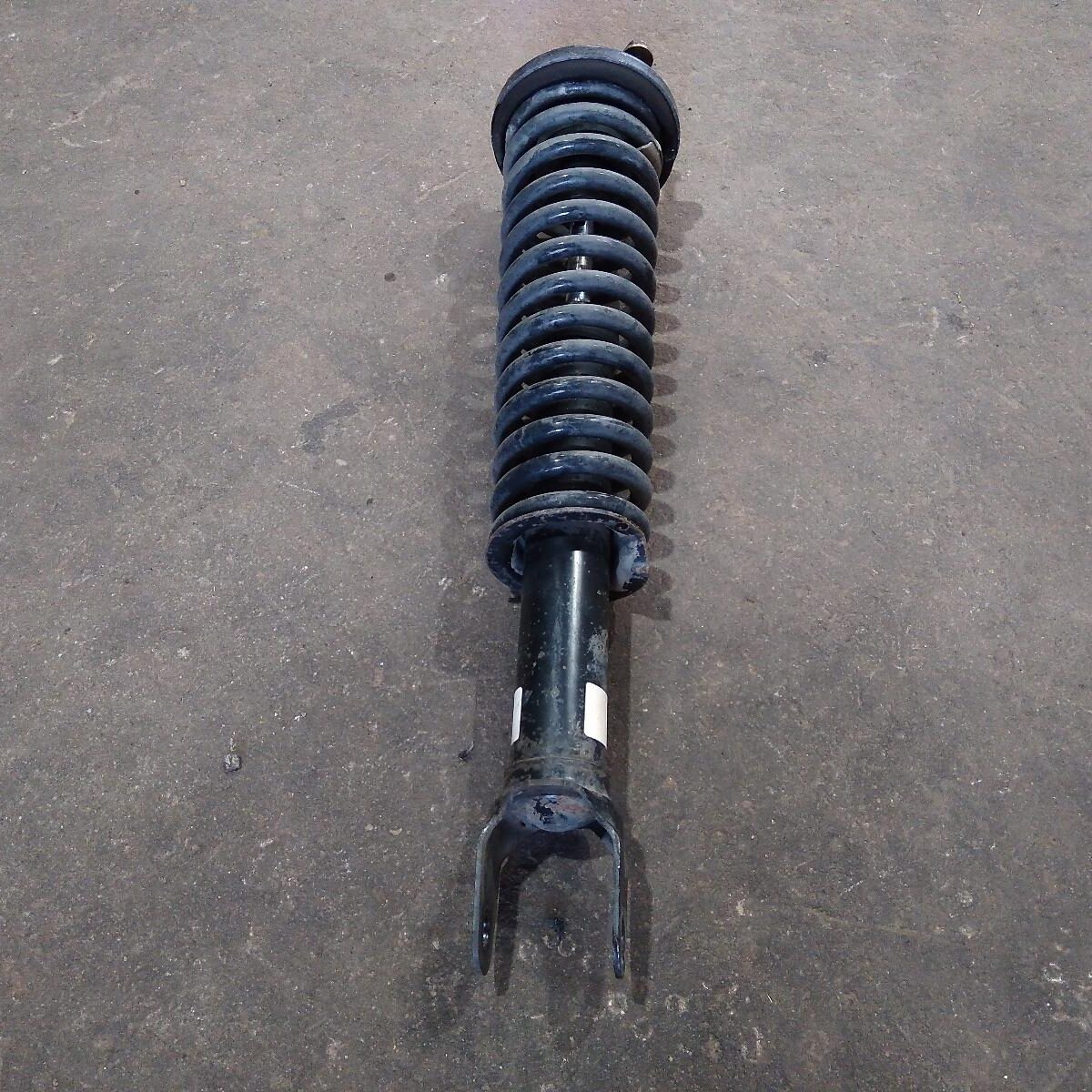 2005 FORD FALCON RIGHT FRONT STRUT