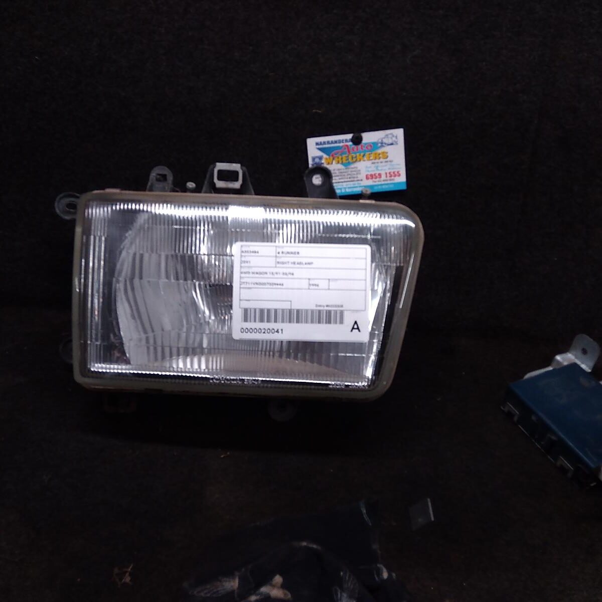 1996 TOYOTA 4 RUNNER RIGHT HEADLAMP