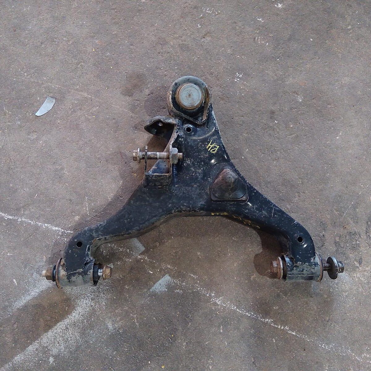 2007 NISSAN NAVARA RIGHT FRONT LOWER CONTROL ARM