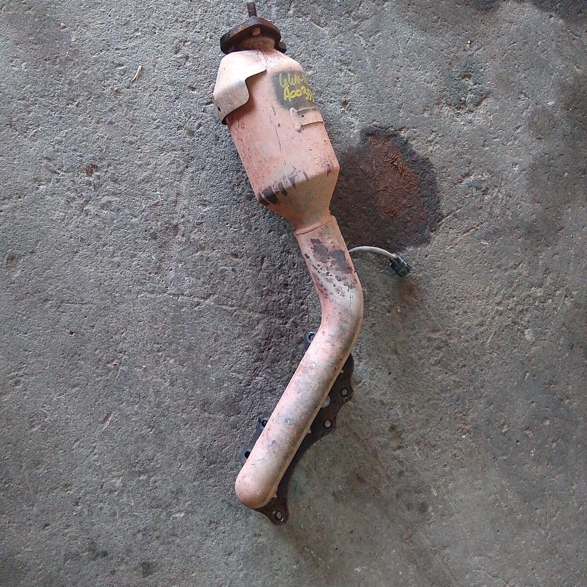 2011 TOYOTA HILUX CATALYTIC CONVERTER