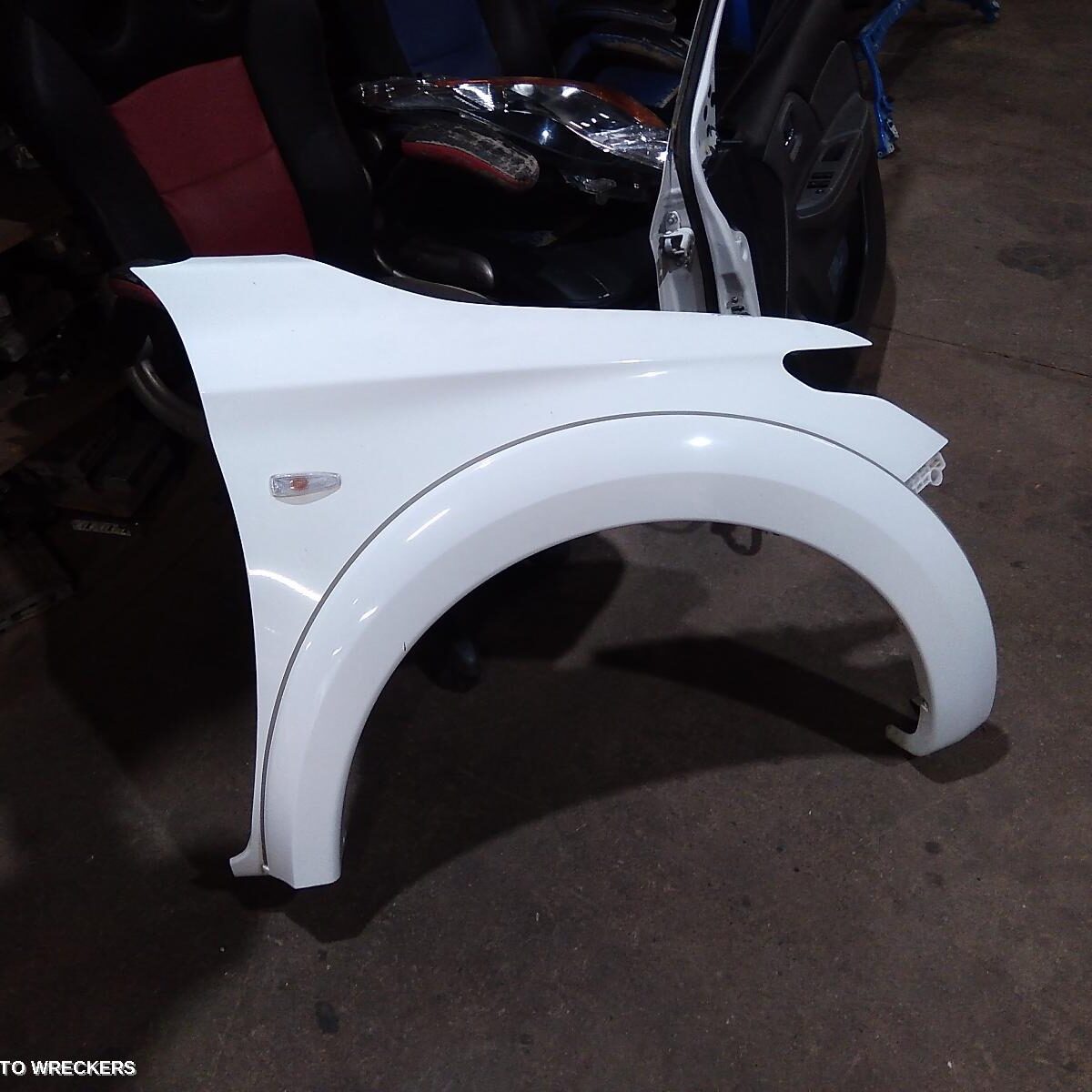 2018 MITSUBISHI TRITON Right Guard