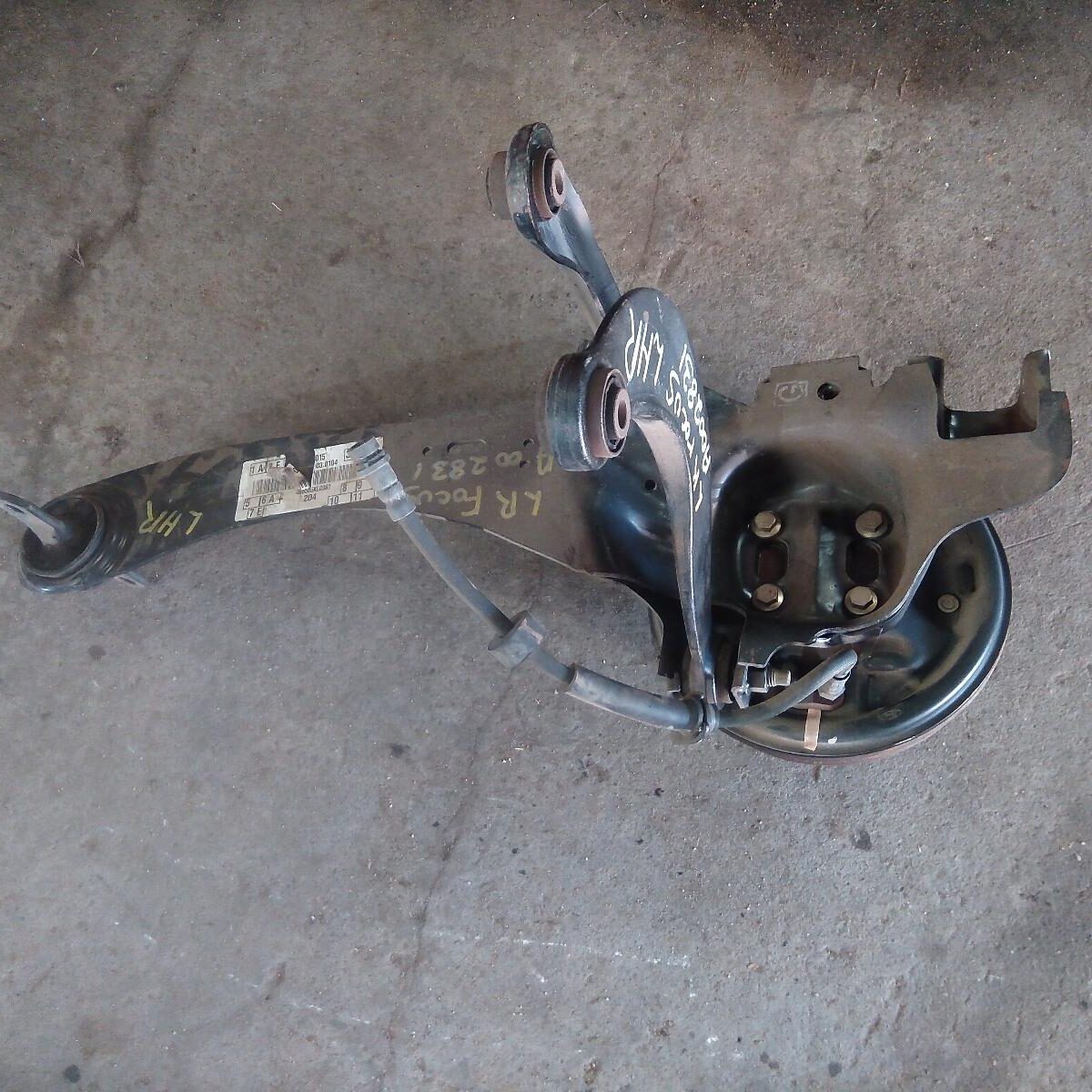 2001 FORD FOCUS LEFT REAR HUB ASSEMBLY