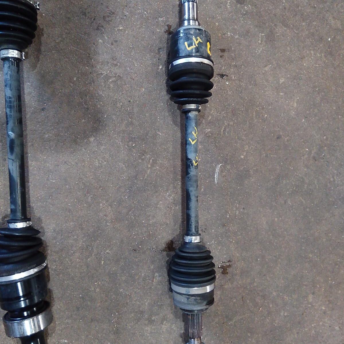 2016 MAZDA 2 Left Driveshaft