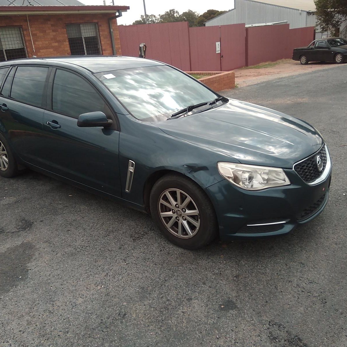 2013 HOLDEN COMMODORE RIGHT REAR DOOR SLIDING