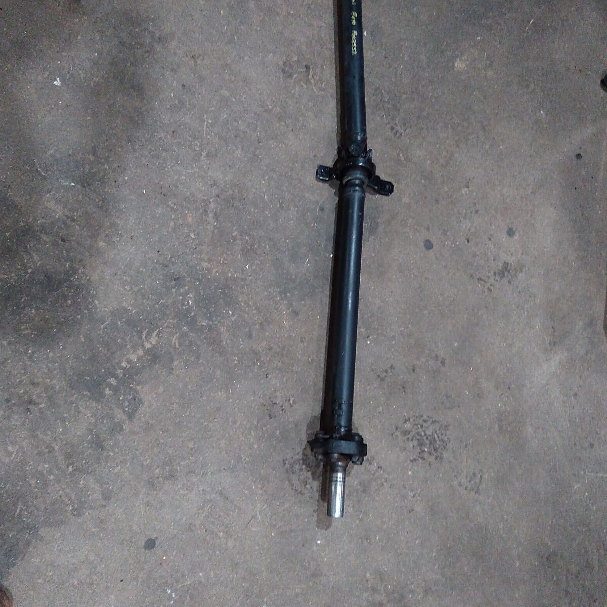 2003 HOLDEN COMMODORE REAR DRIVE SHAFT
