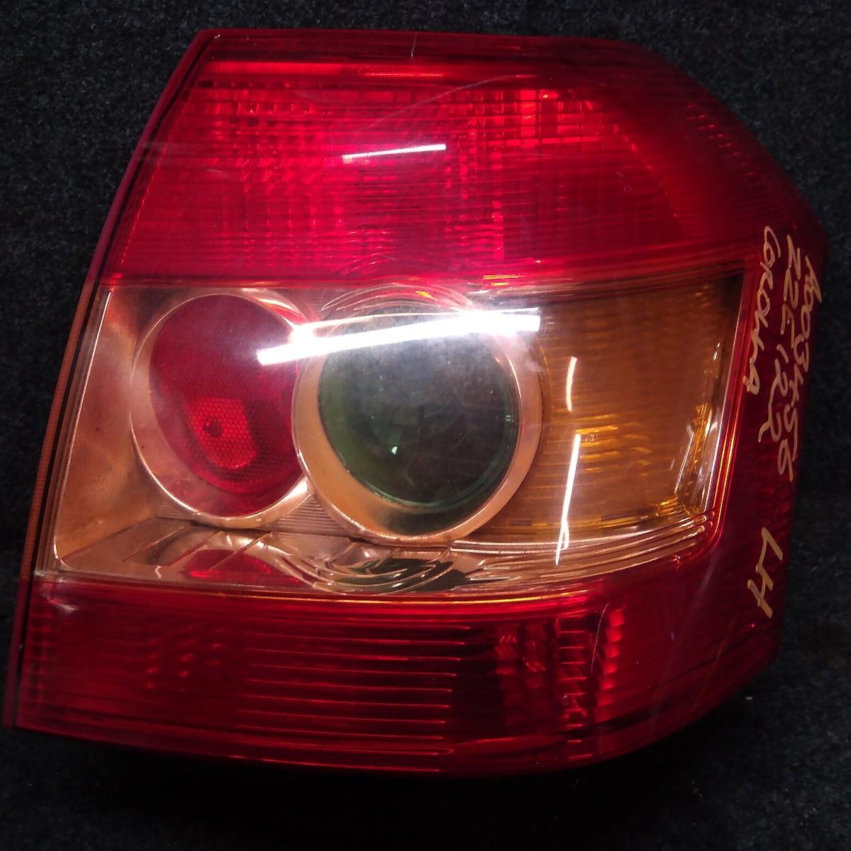 2004 TOYOTA COROLLA LEFT TAILLIGHT