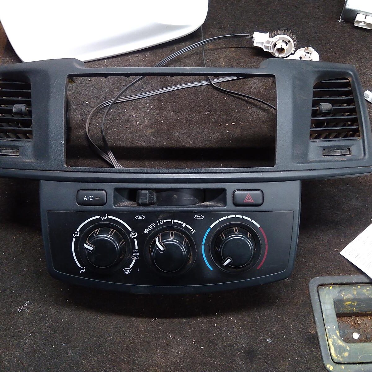 2015 TOYOTA HILUX HEATER/AC CONTROLS