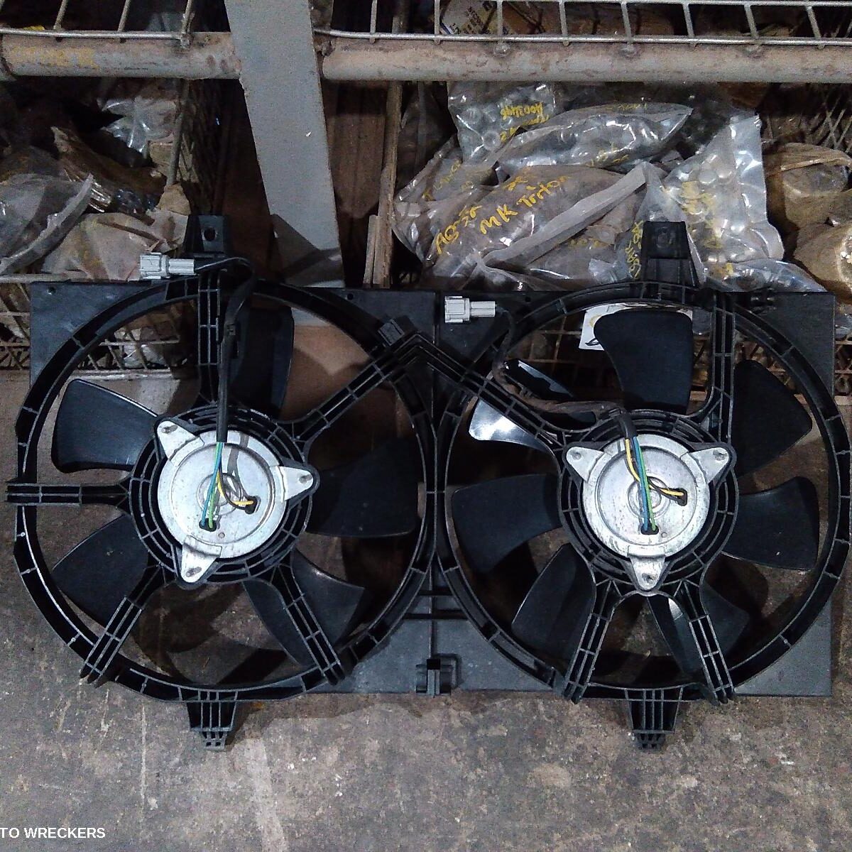 2004 NISSAN PULSAR Fan