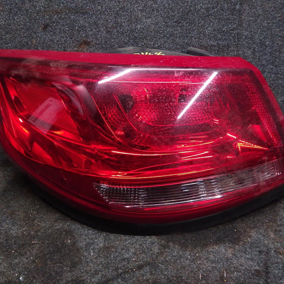 2015 HOLDEN COMMODORE LEFT TAILLIGHT