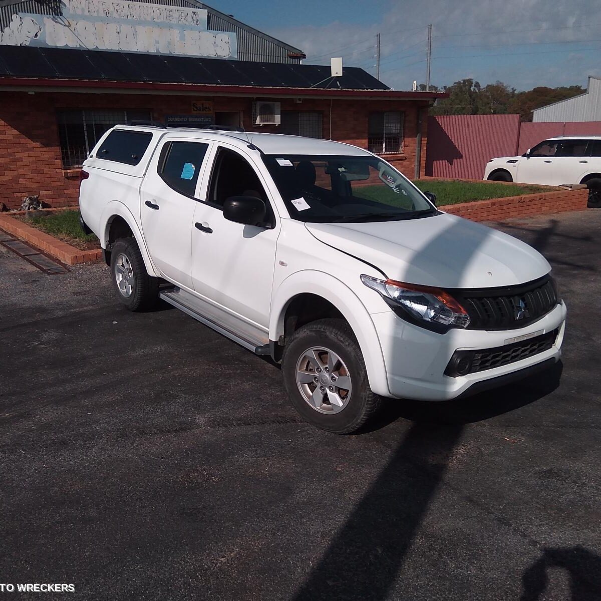 2018 MITSUBISHI TRITON Right Guard