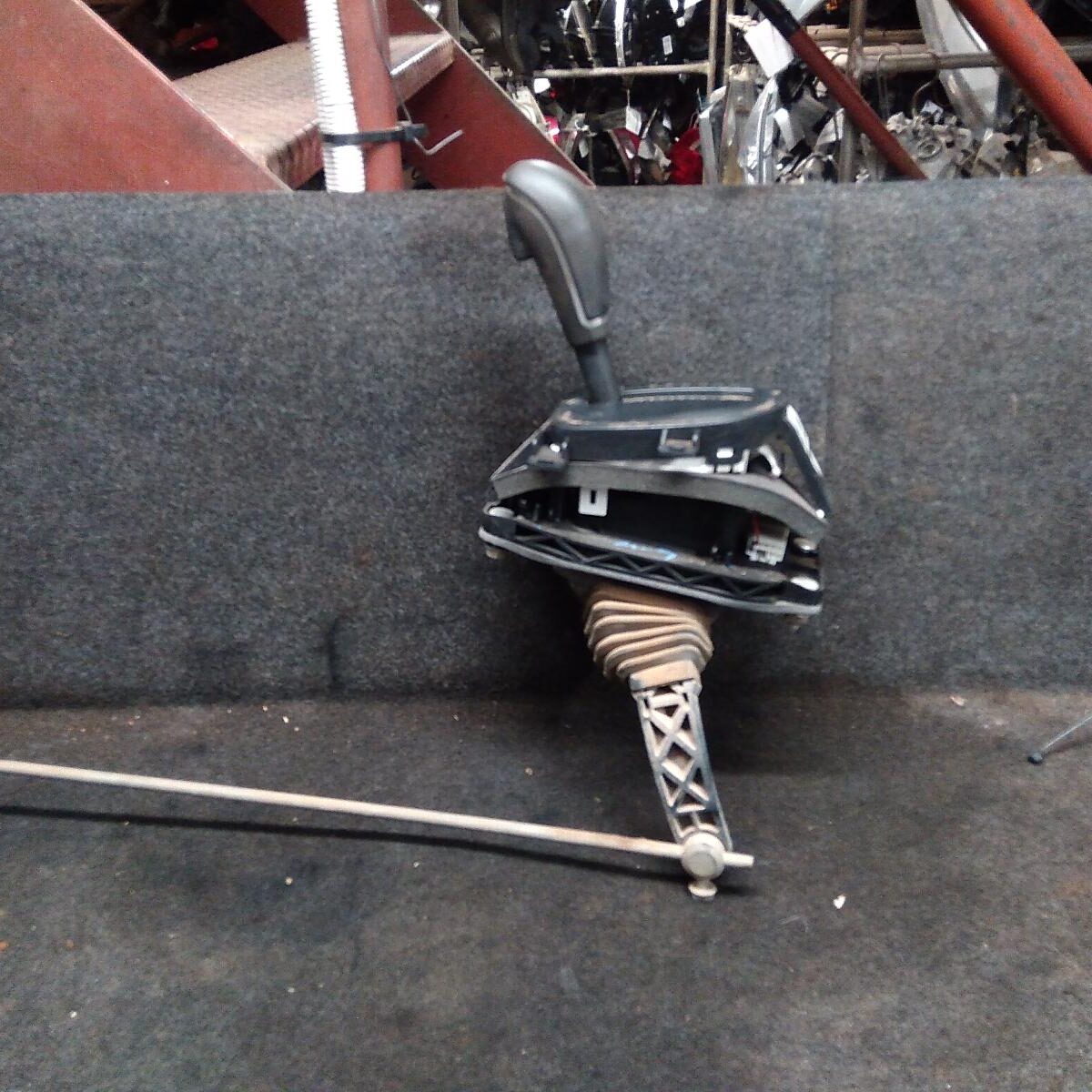 2006 HOLDEN COMMODORE GEAR STICK/SHIFTER