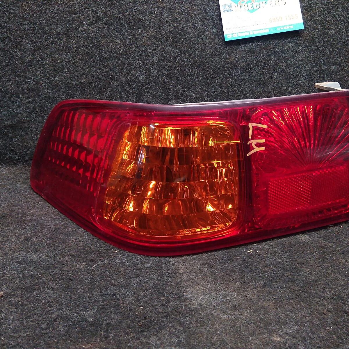 2001 TOYOTA CAMRY LEFT TAILLIGHT