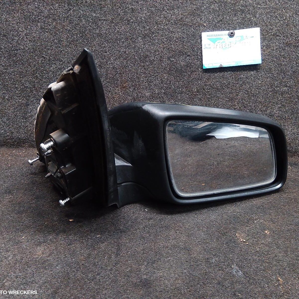 2006 HOLDEN COMMODORE Right Door Mirror