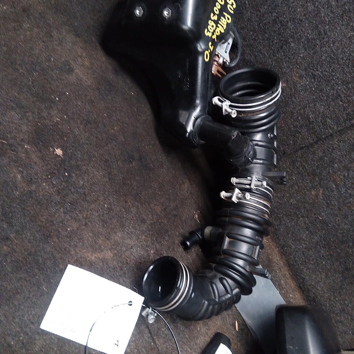 2012 NISSAN PATROL Air Cleaner Duct/Hos