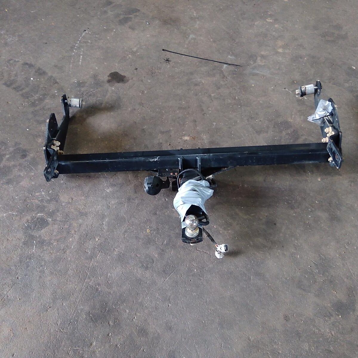 2012 TOYOTA HILUX Towbar