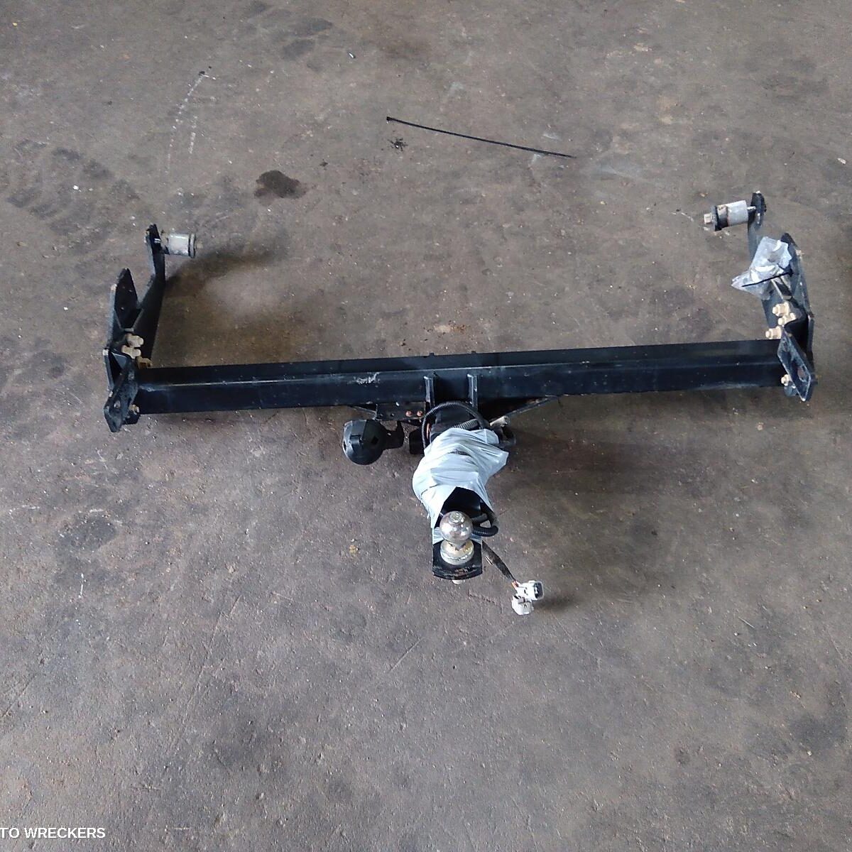 2012 TOYOTA HILUX Towbar