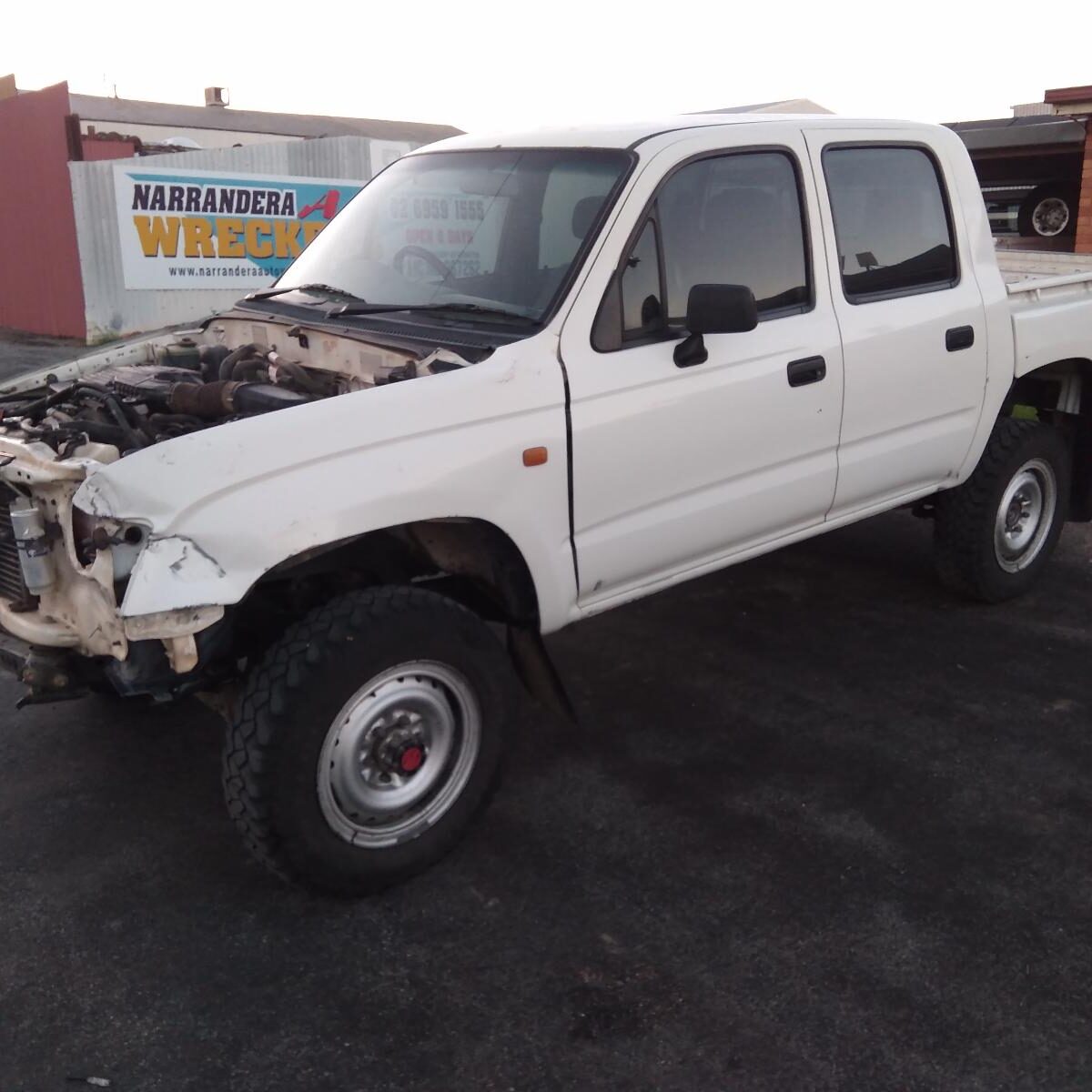 1999 TOYOTA HILUX FRONT SEAT