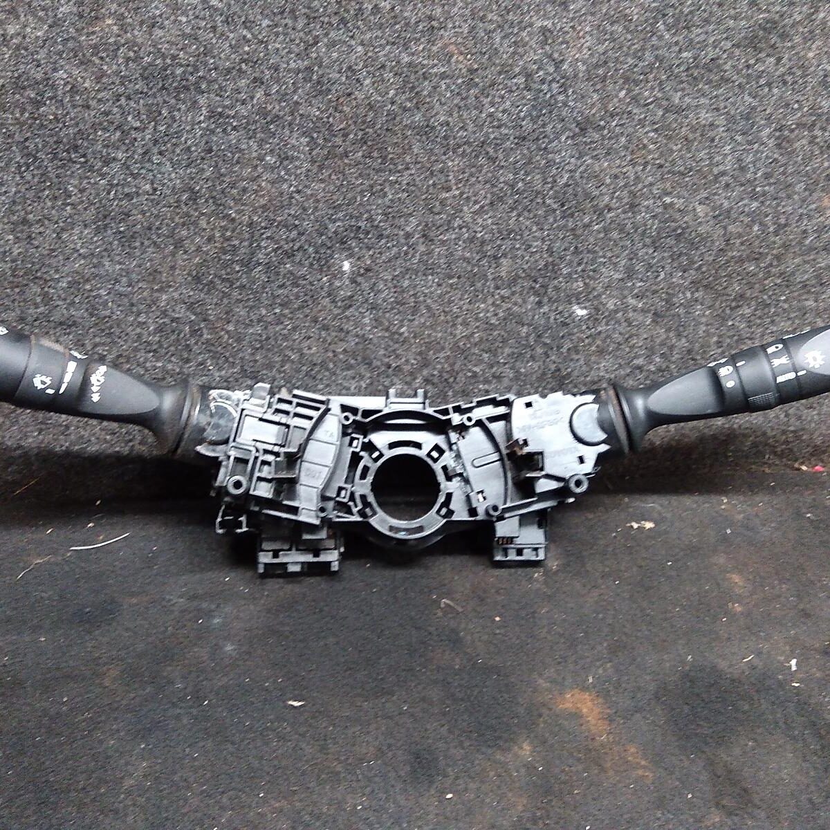 2021 TOYOTA HILUX COMBINATION SWITCH