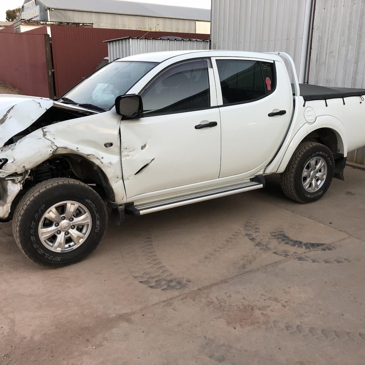 2015 MITSUBISHI TRITON LEFT REAR DOOR/SLIDING