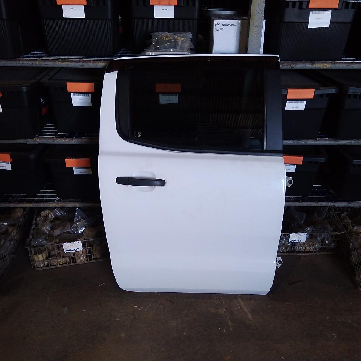 2016 FORD RANGER RIGHT REAR DOOR SLIDING