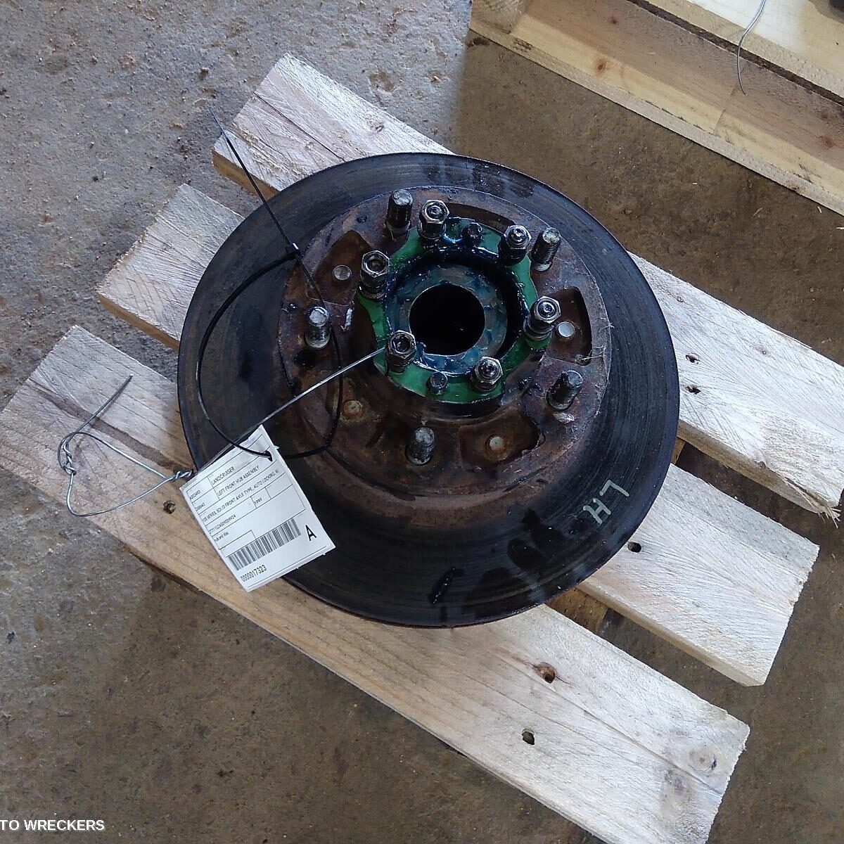1999 TOYOTA LANDCRUISER Left Front Hub Assembly