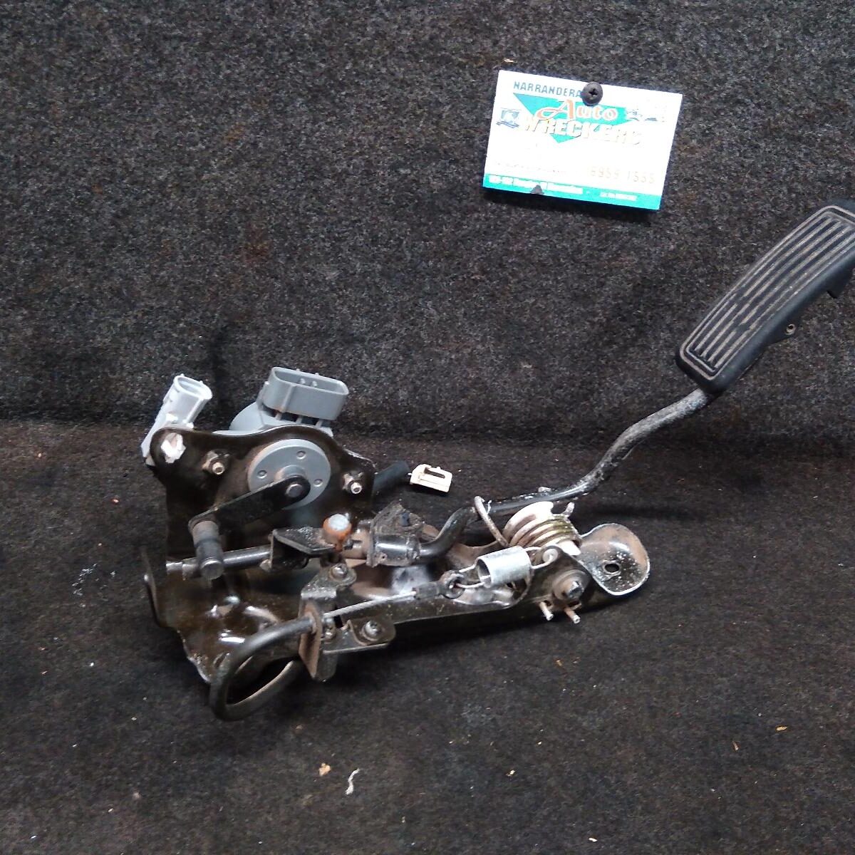 2004 TOYOTA HILUX PEDAL ASSEMBLY