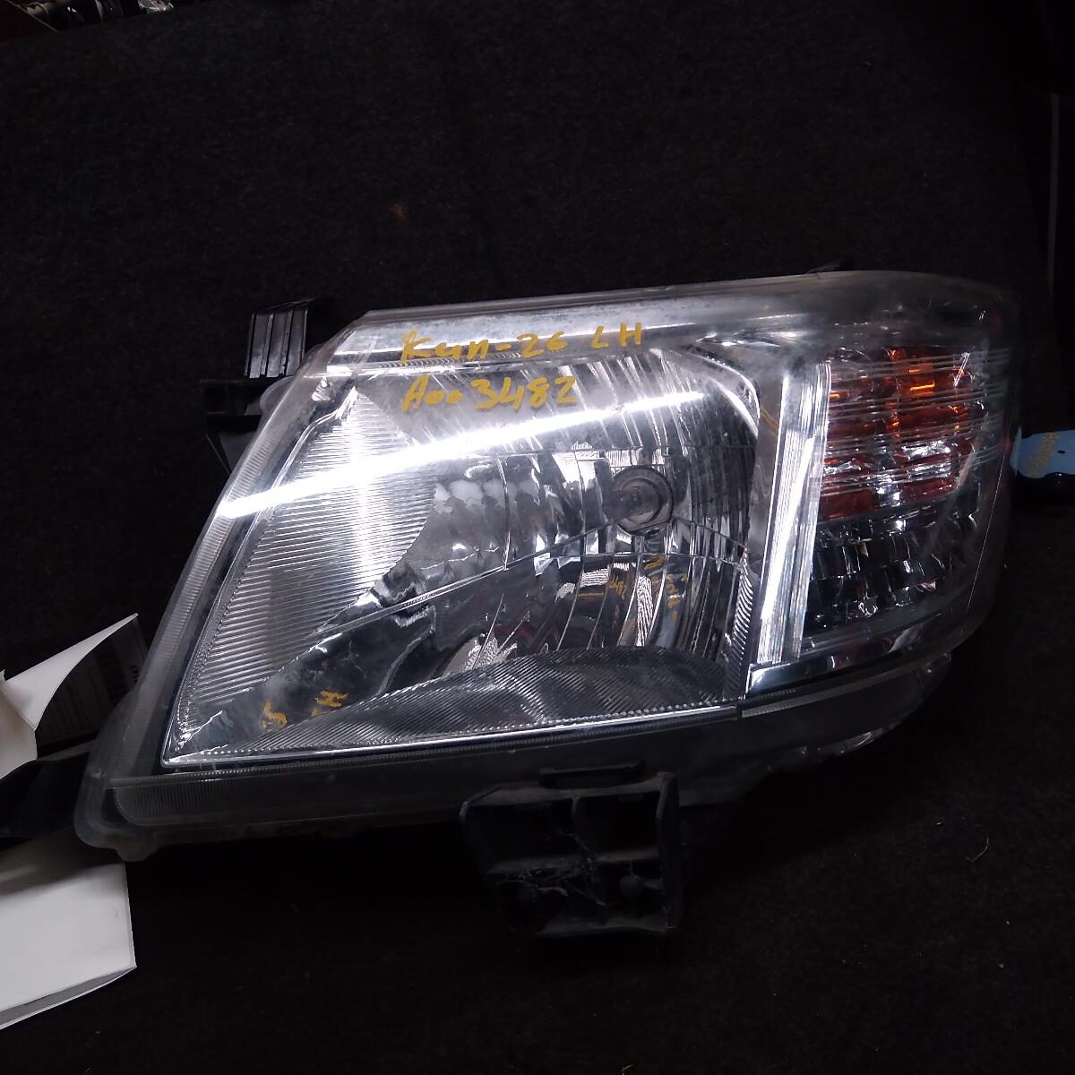 2012 TOYOTA HILUX LEFT HEADLAMP