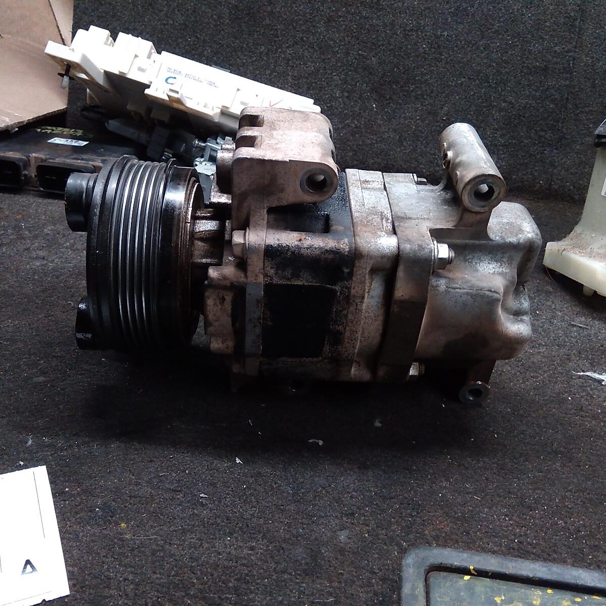 2006 MAZDA 3 A/C COMPRESSOR