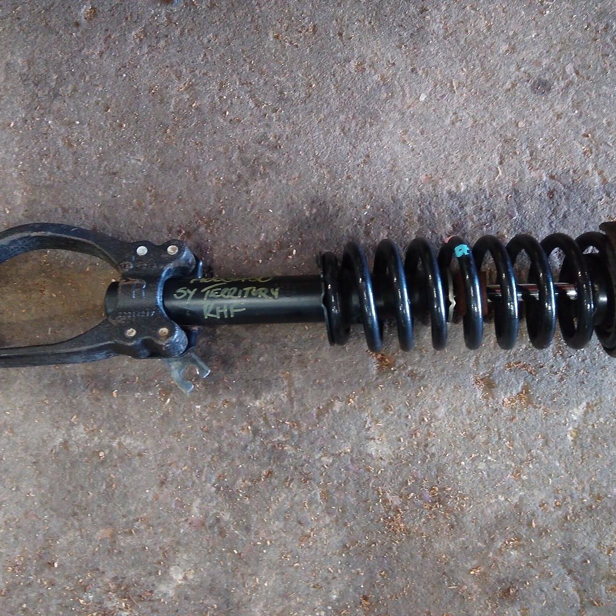 2009 FORD TERRITORY RIGHT FRONT STRUT